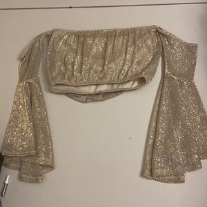 Medium crop bell sleeve